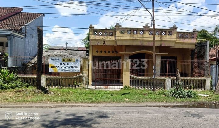 Rumah Cocok untuk Alih Fungsi Gudang di Jombang