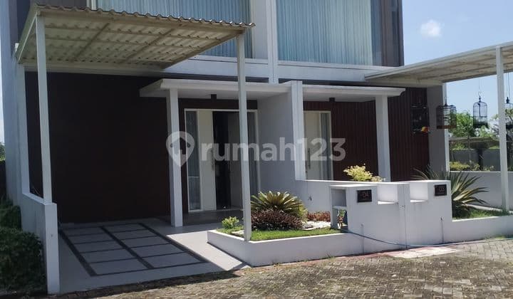 Rumah 2 Lantai Mewah Furnished Siap Huni di Jombang