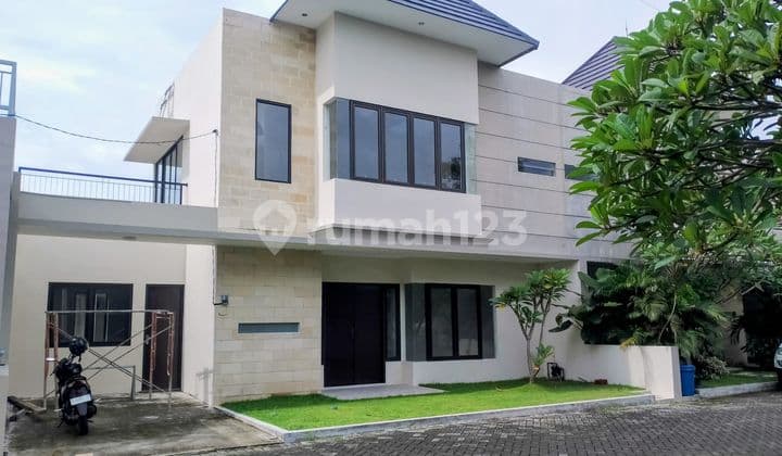 Luxury 2-Story House Ready to Occupy in Jombang