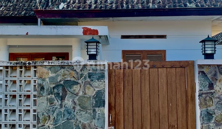 VILLA DEKAT ALUN- ALUN BATU DI SUMBEREJO, KOTA BATU