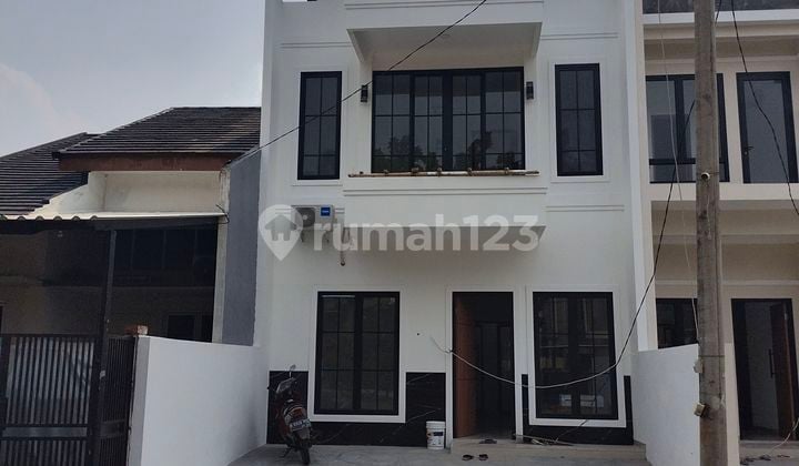 Rumah Depan Taman 2 Menit Ke Pintu Tol