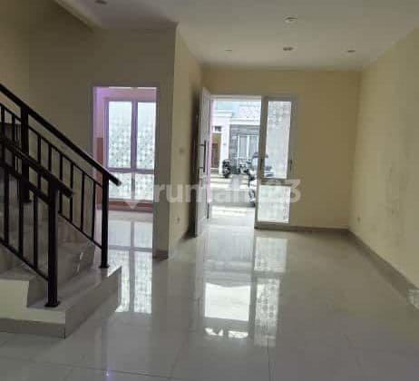 Disewakan Rumah Cluster Bohemia 3KT Gading Serpong