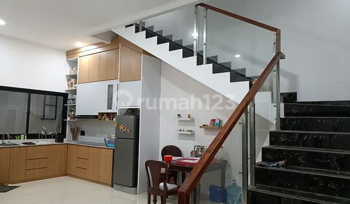 Dijual Rumah Minimalis dan Keren di Villa Melati Mas