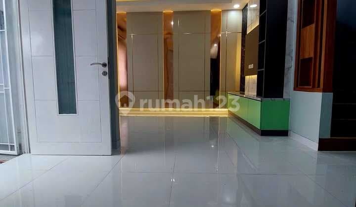 Dijual Siap Huni Rumah Manis Berkilau 2 Lantai