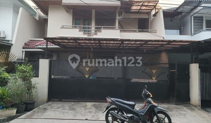 Dijual rumah 2 lantai 5 kamar tidur sunter kirana siap huni