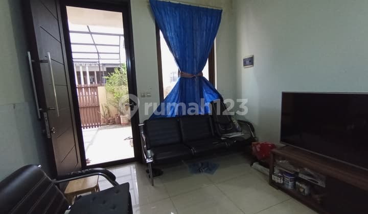 Murah!!!Turun Harga !!!!!Jual Cepat....... Rumah Siap Huni 2 Lantai Deket Mall Mkg...... Deket Bulevard Raya....... di Kelapa Gading