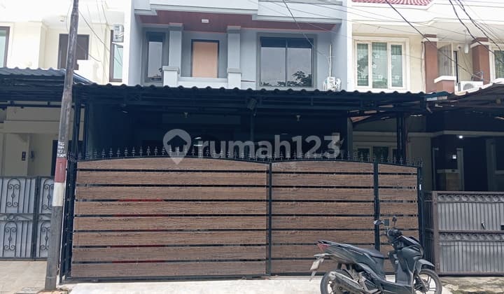 Jual Cepat... Rumah Baru ..2 Lantai ......Depan Taman.... Bebas Banjir......Di Gading Arcadia Kelapa Gading