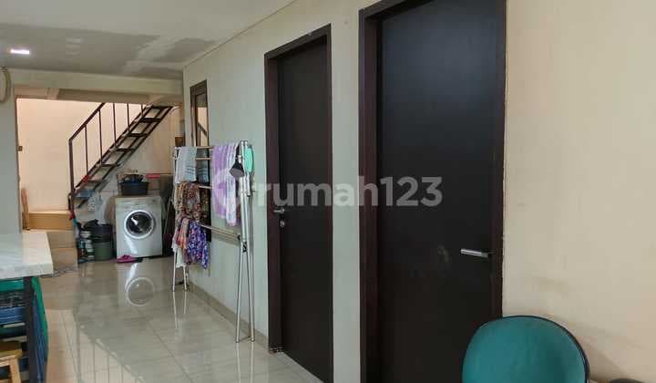 Murah!!!Turun Harga !!!!!Jual Cepat....... Rumah Siap Huni 2 Lantai Deket Mall Mkg...... Deket Bulevard Raya....... di Kelapa Gading