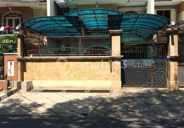 Jual Cepat!!!! Rumah Pinggir Jalan Raya , bisa Buat Usaha di Kelapa Gading