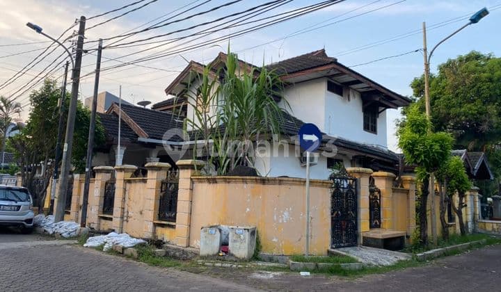 Jual Murah...Bu...Rumah Siap Huni ......2 Lantai.... 6 Kamar .....Bebas Banjir ...Deket Sekolah..... di Kelapa Gading