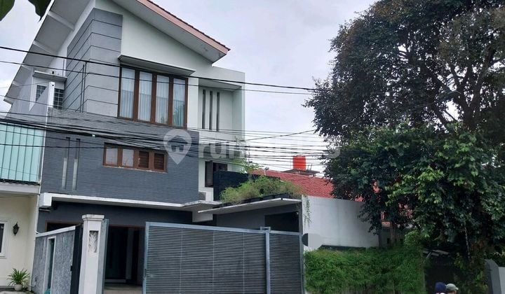 Arsitektur Nyaman Pinggir Jln Balai Pustaka