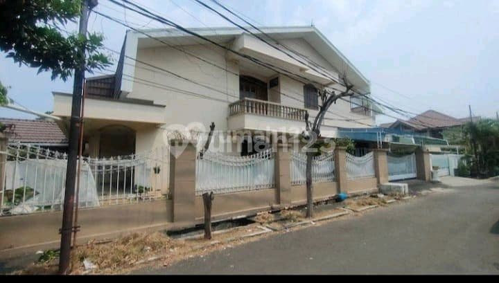 Sturdy House Puloasem Wide Road
