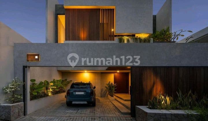 Modern Villa In Pantai Pererenan Canggu( Rk)