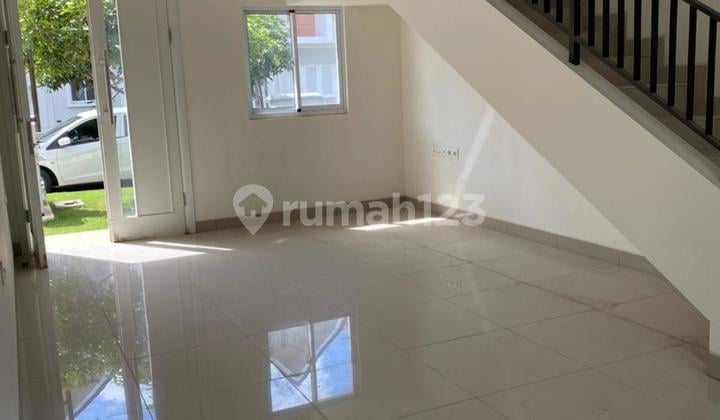 Disewakan Rumah Baru Bagus Terawat di Komplek Summarecon Bandung 2 Lantai
