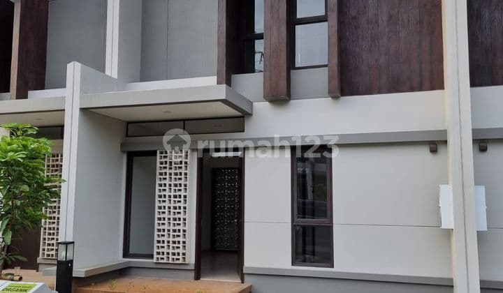 Sewa Rumah Baru Siap Huni di Summarecon Bandung cluster Flora 2 Lantai