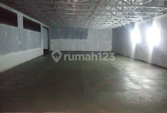 Affordable strategic house suitable for home industry in Taman Holis Indah, Bandung.