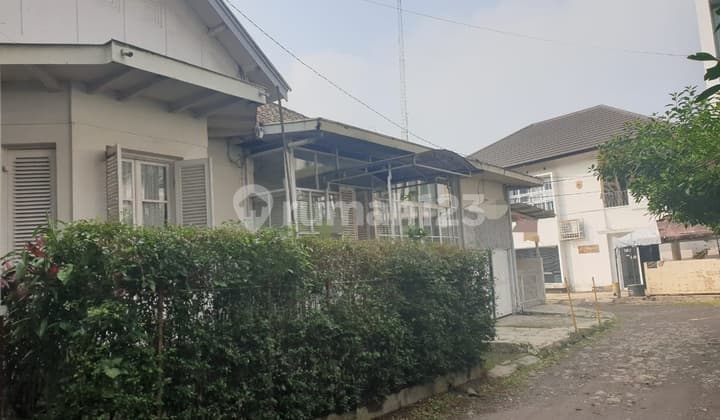 JUAL RUMAH DI JALAN DAGO,BANDUNG.