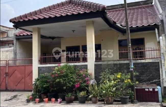 Rumah Tanah Luas di Komplek Dki Joglo Kembangan Jakarta Barat