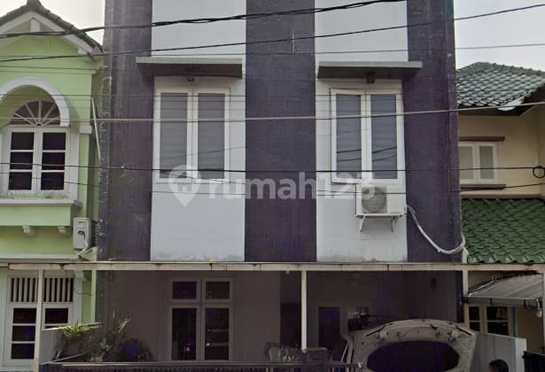For Sale 3-Story House in Kebayoran Lama Cluster, South Jakarta