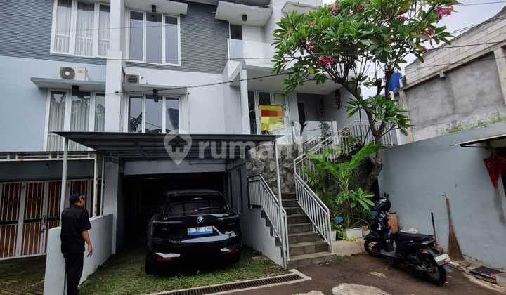 Rumah 3 Lantai di Townhouse Cilandak Jakarta Selatan Dekat MRT