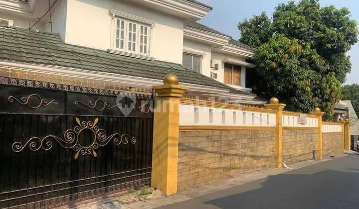 Luxury House with Swimming Pool on Jl Bangka, Kemang, South Jakarta