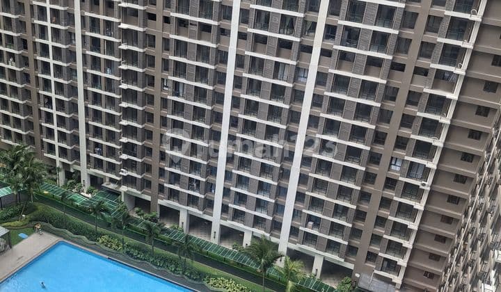 Studio Apartment Fully Furnished with Pool View at Skyhouse BSD