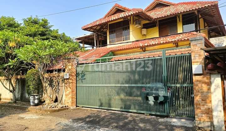 Large House Near Pamulang Campus