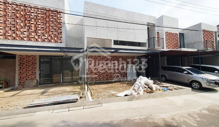 Rumah di Daerah Candisari Tt 5317