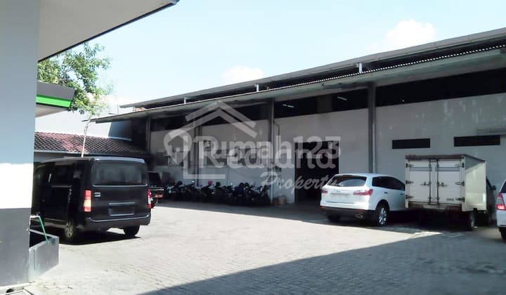 Ruang Usaha di Jenderal Sudirman, Semarang Si Tt 3423
