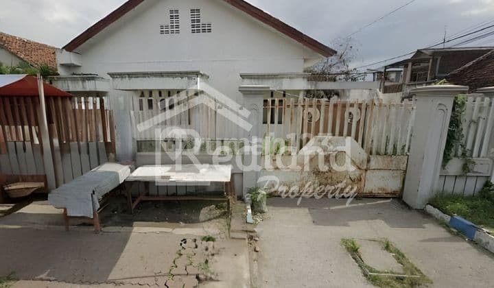 Tanah di Daerah Mojokerto , Jawa Timur ( Tt Si Vn 8355 )