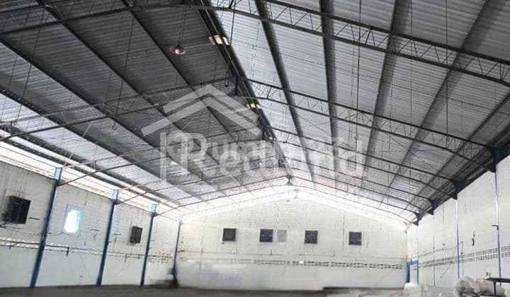 Gudang di Tugu Industri Raya , Semarang ( Vn Tt 8338 )