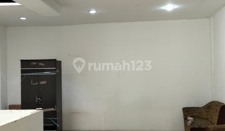 Ruko 2.5 Lantai di Mainroad Tengah Kota