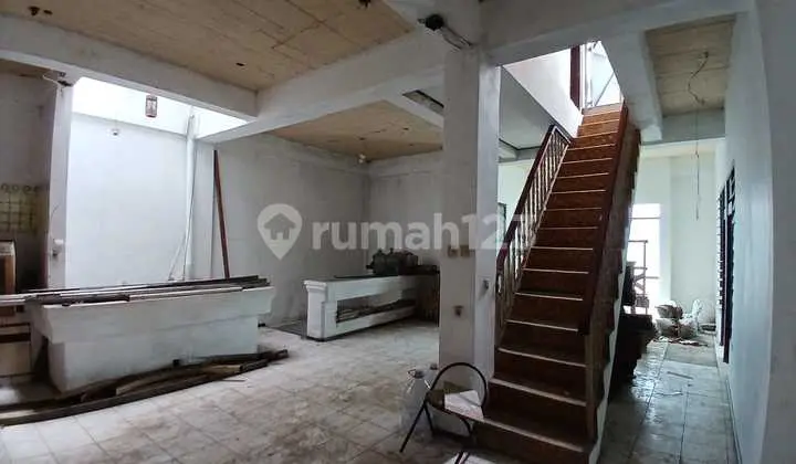 2 Buah Ruko Rendeng Di Pusat Kota