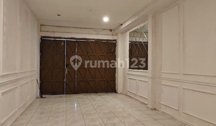 Ruang Usaha Satu Lantai di Mainroad Pusat Kota