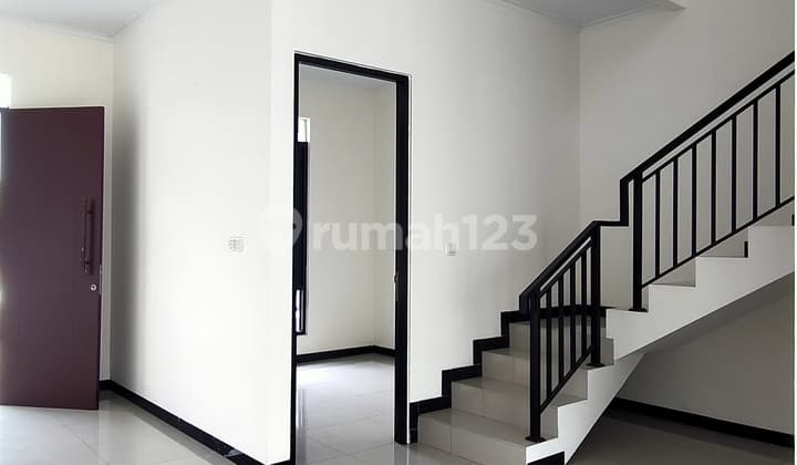 Rumah Baru Siap Huni Di Taman Kopo Indah 3