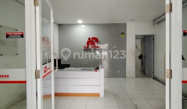 Ruko 3 Lantai Di Mainroad Jalan Karapitan