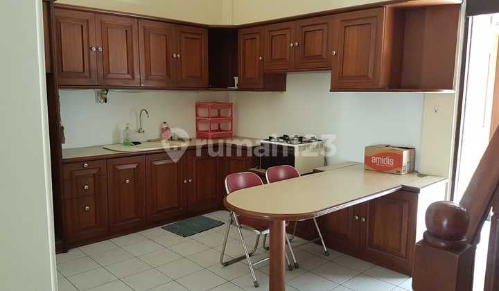 Rumah Bagus Satu Lantai Full Furnished