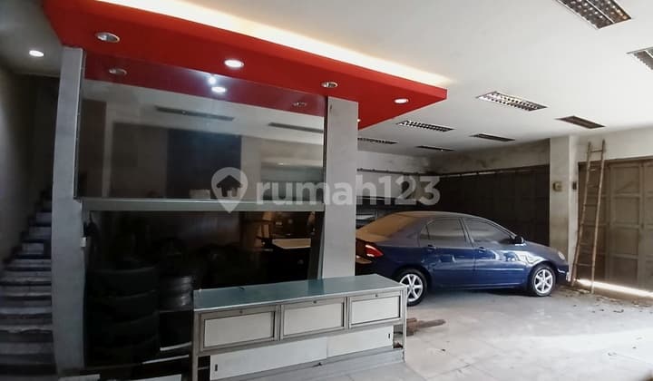 Dua Ruko Rendeng Lokasi di Pusat Kota