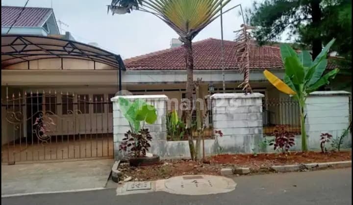 For sale: move-in ready house in South Cipete, Cilandak