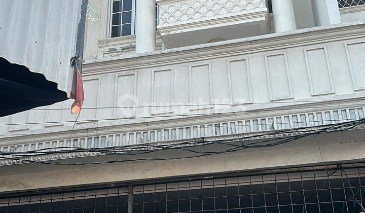 Rumah 4 Lantai Siap Huni Tambora Jembatan Besi