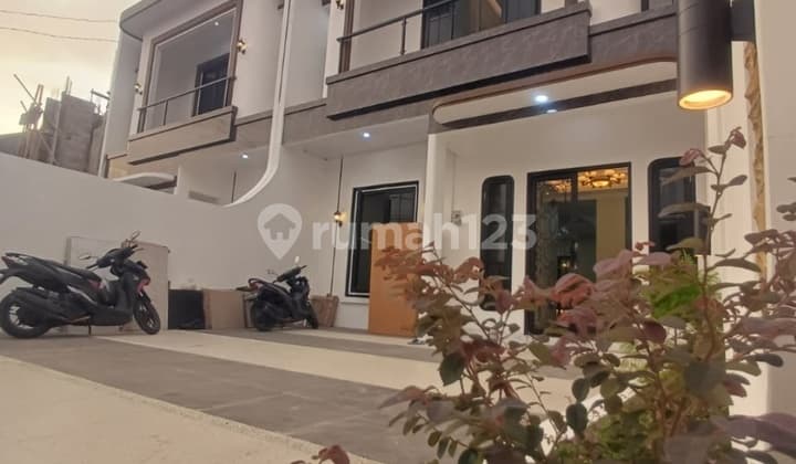 New 2-Story House Ready to Occupy Jagakarsa