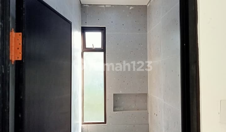 Rumah Baru 3 lantai di Citra 2 Ext Jak Bar