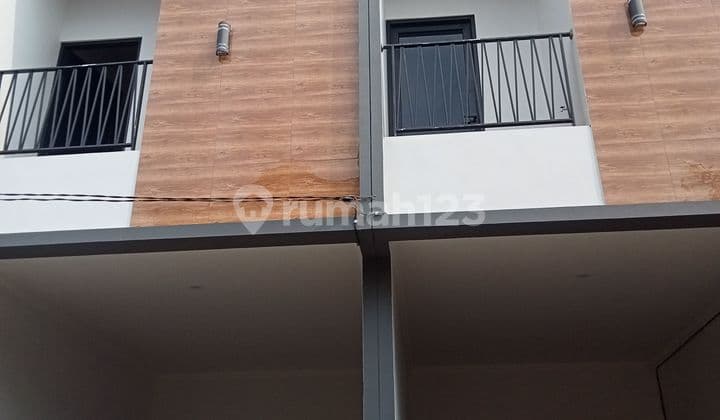 Rumah Baru 2 Lantai Bebas Banjir di Poris Indah