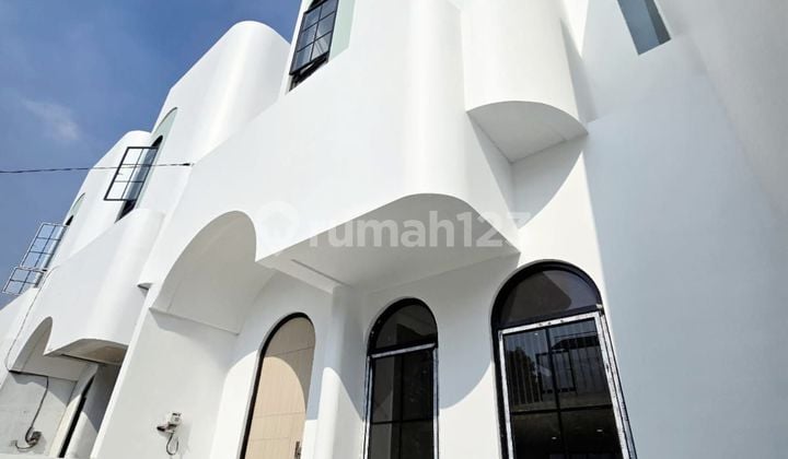 Rumah 2 Lantai Baru, Hookbebas Banjir di Citra 2 Jakarta Barat
