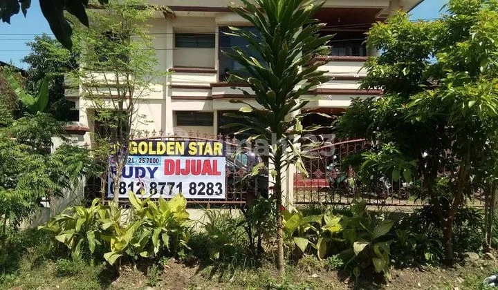 Rumah di Jl. Gajah Mada 2 Lantai SHM Butuh Renovasi Selatan Rumah di Jl. Gajah Mada 2 Lantai SHM Butuh Renovasi Selatan