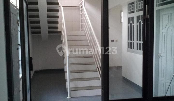 Dijual Rumah Besar Shm Di Kedamaian