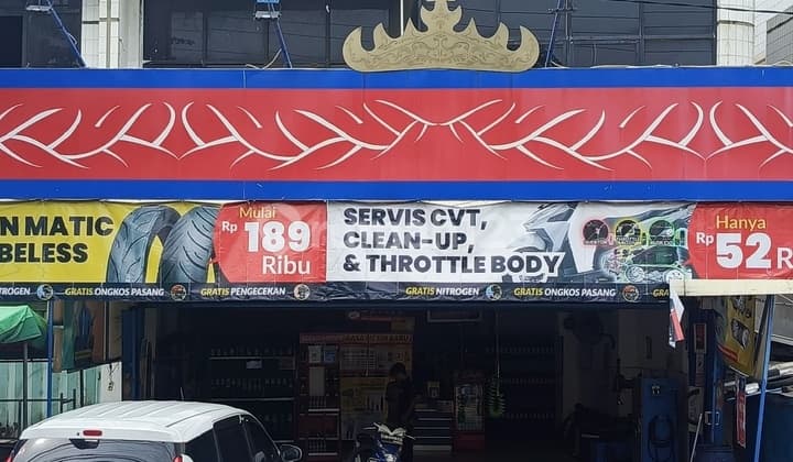 For Rent: Connected Shop House in Busy Area