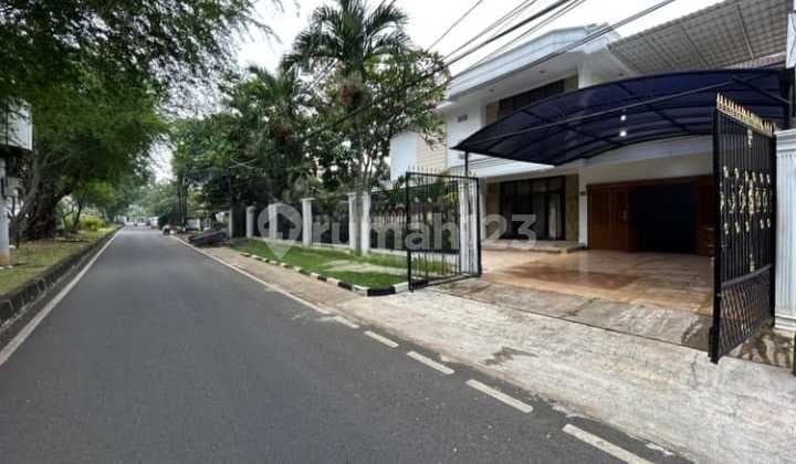 Rumah Mewah Megah di Boulevard Komplek Duren Sawit