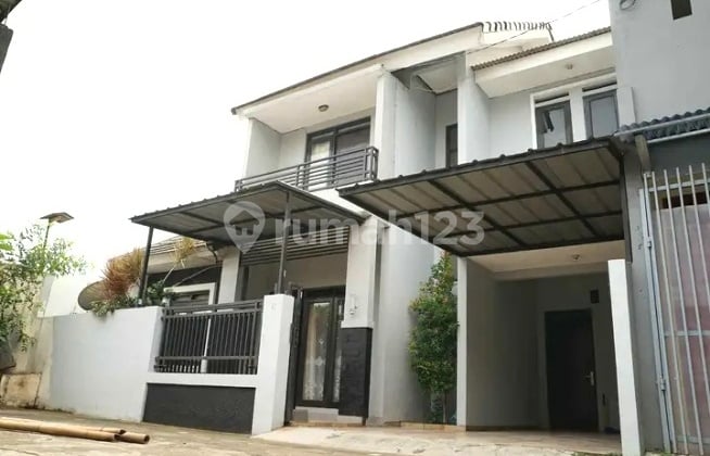 Rumah Cantik Minimalis di Cluster Jatiwaringin