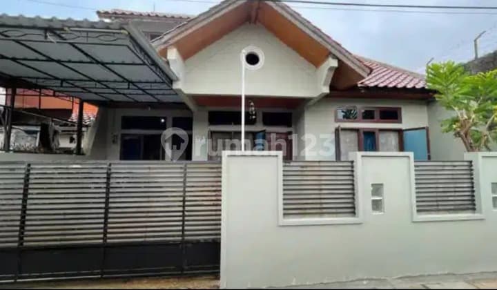 Rumah 2 Lantai LT 157 M² di Jaticempaka Bekasi